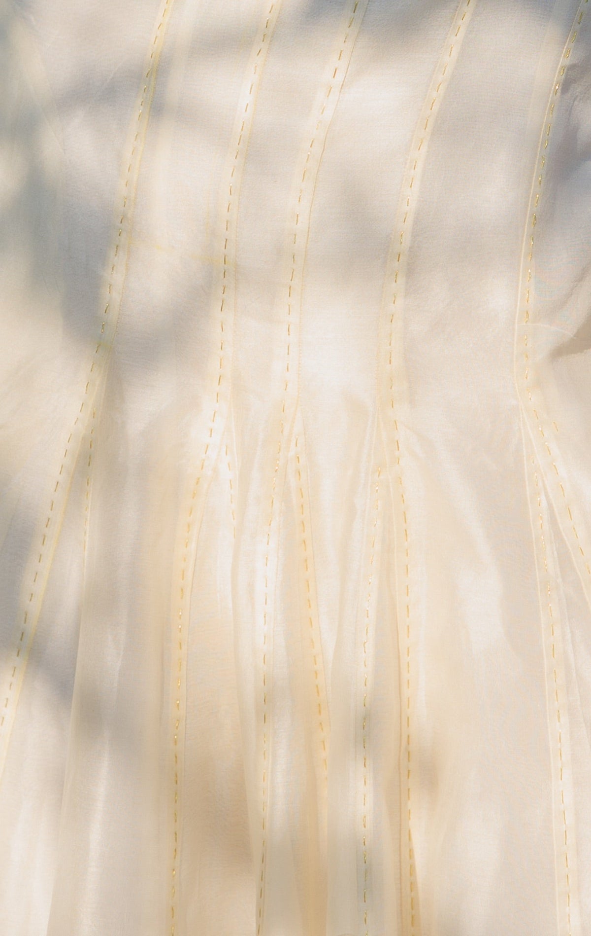 Slow Fashion vs Fast Fashion: What Actually Changes?